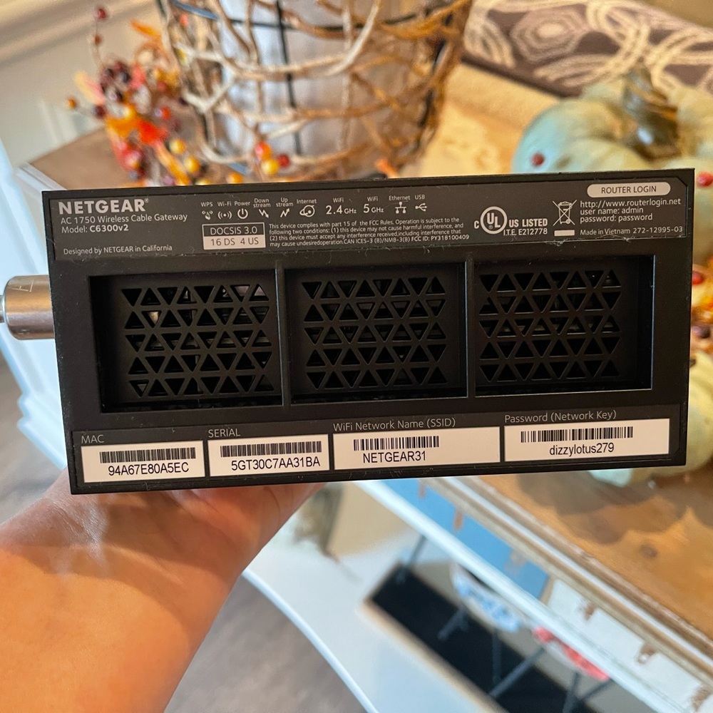 NETGEAR - AC1750 DOCSIS 3.0 Cable
Modem WiFi Router 1.75Gbps - Picture 4 of 8